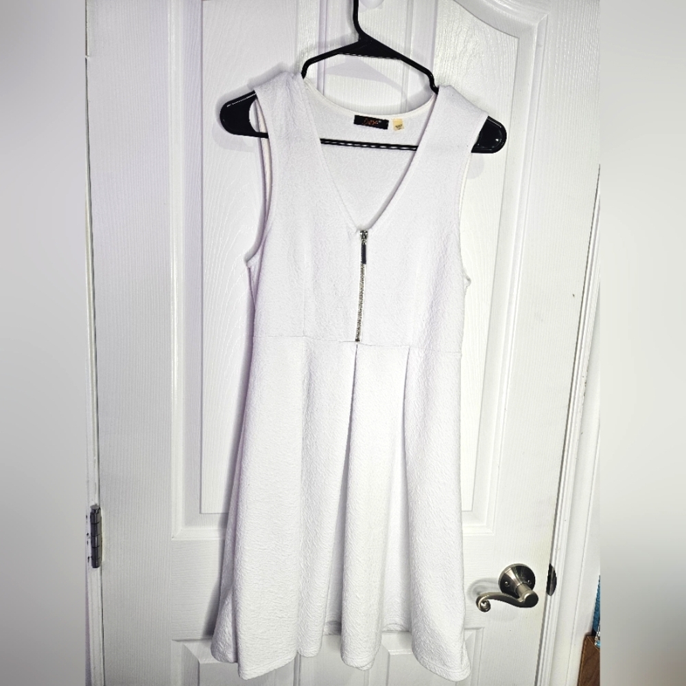 White Sleeveless Dress with Front Zipper, Textured Fabric, Dex, Small